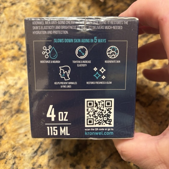 Kronwel Men Moisturizing Anti-Aging Face Cream Retinol & Hyaluronic Acid - Picture 2 of 4